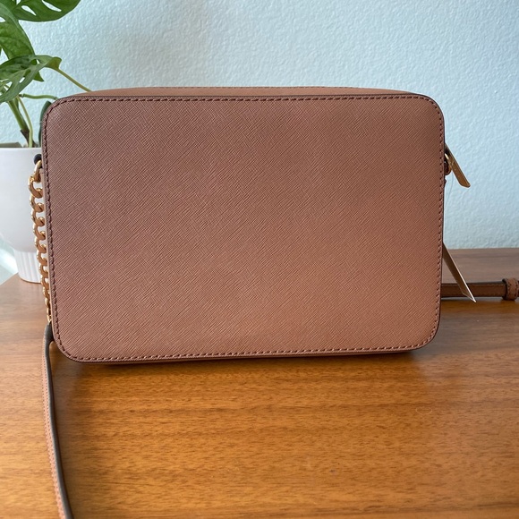 ♦️SOLD♦️ Michael Kors Large Leather Jet Set Item East West Crossbody Brown - Picture 6 of 15